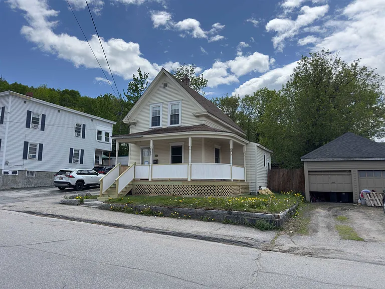 246 E Mason St — Photo 2