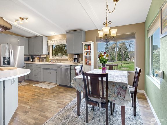 5th image of 2124 Firland Drive