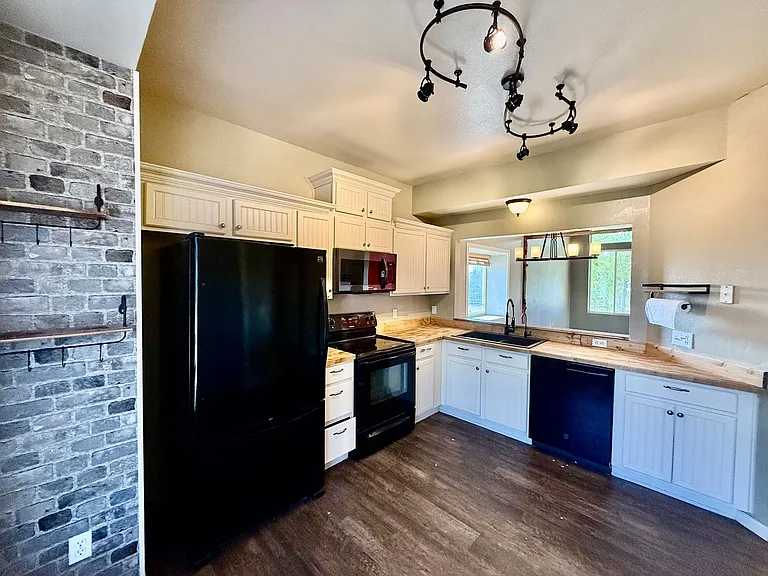 8306 Tibbs Rd — Photo 4