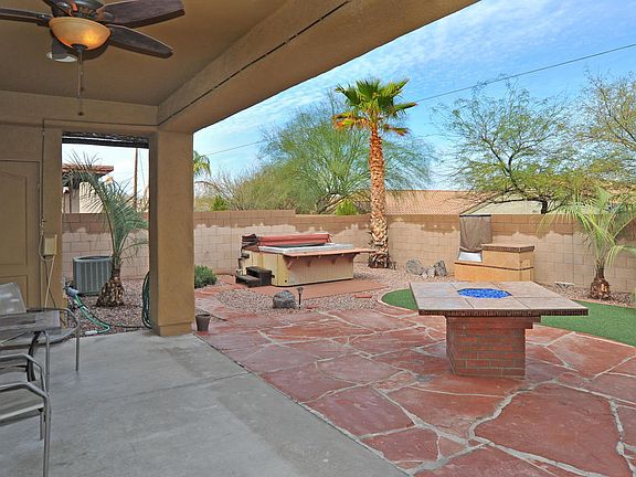 3rd image of 2766 N Bell Hollow Pl