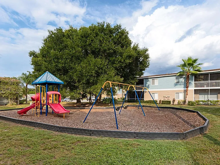 Cypress Winds Apartment Homes — Photo 19