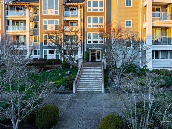 2nd image of 520 SE Columbia River Dr APT 320