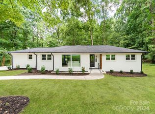 1111 Burtonwood Cir, Charlotte, NC 28212