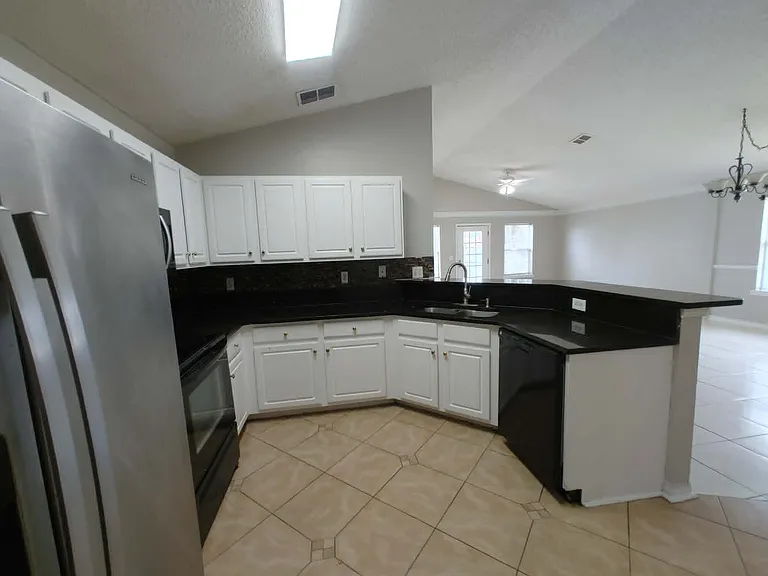 7548 Cliff Cottage Dr — Photo 10
