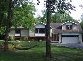 398 Strawridge Rd, Shawangunk, NY 12589