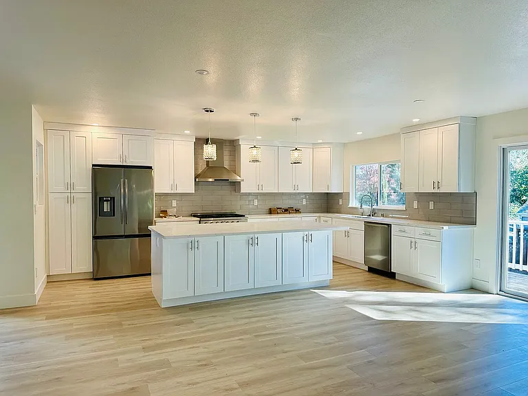 604 Los Olivos Rd — Photo 6