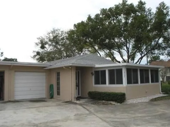 1613 Berwick Ct, Palm Harbor, FL 34684