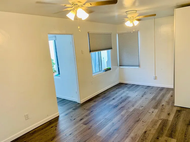732 Ventura Pl #7 — Photo 2