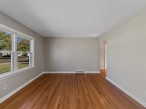 5th image of 660 Florland Dr