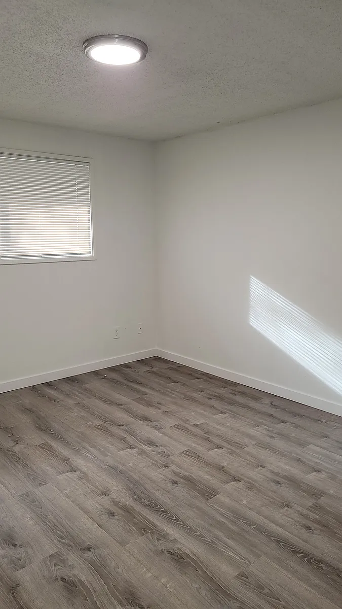 Building Photo - 21800 SE Alder Dr #6