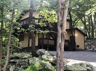 119 Saunders Dr, Bushkill, PA 18324