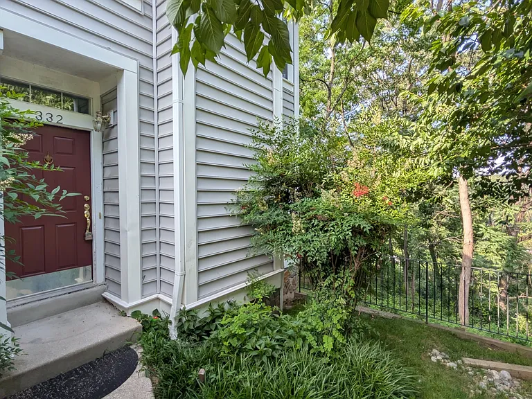 332 Overlook Dr — Photo 18