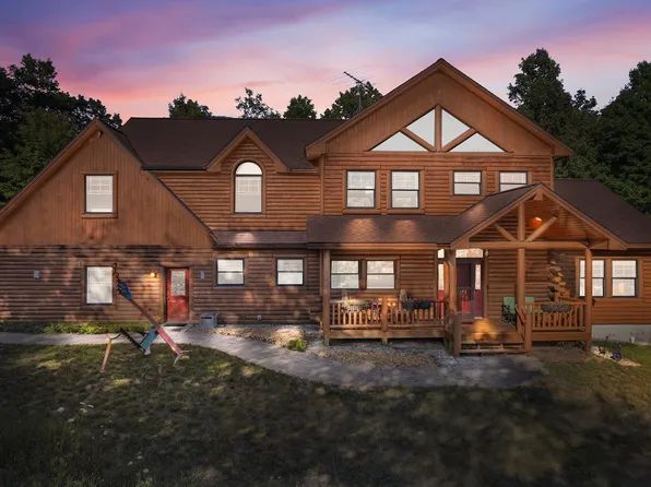 13601 S Beaver Pond Rd, Empire, MI 49630
