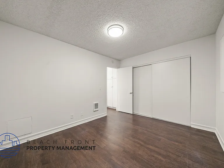 722 S. Broadway — Photo 13