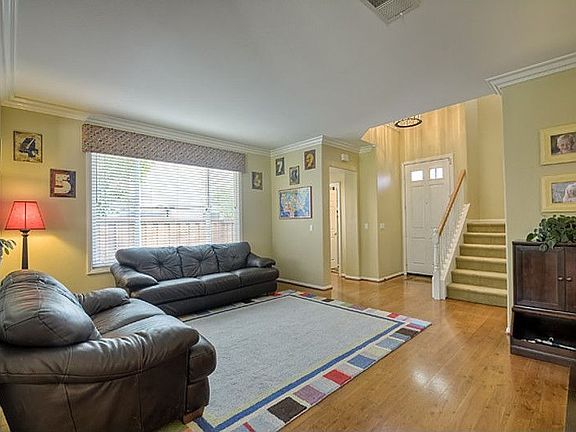 4th image of 11402 Creekstone Ln