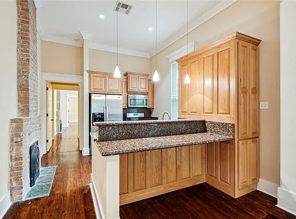 4th image of 8213 Spruce St #8213