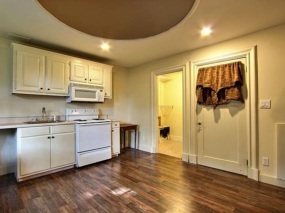 5th image of 214 E Gwinnett St #C