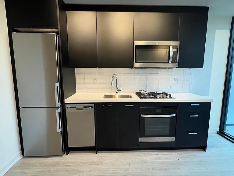 195 McCaul St #1212 — Photo 6
