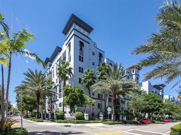 408 NE 6th St #708
