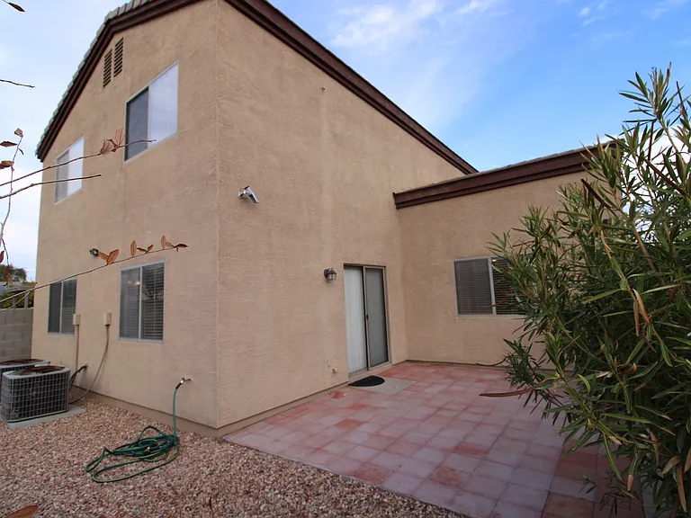 7308 S 37th Gln — Photo 3