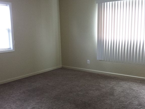 3rd image of 790 Harriet St