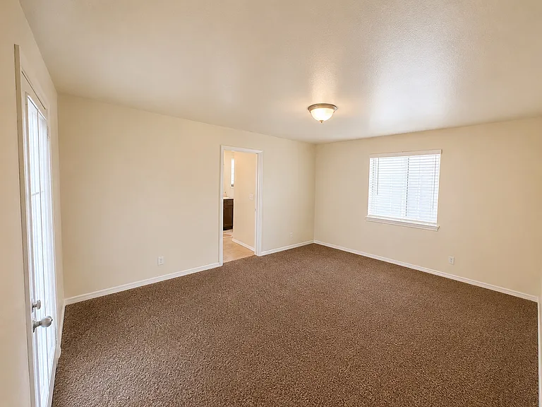 1703 W Tree Ln — Photo 11