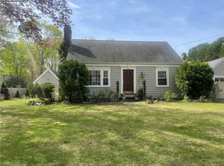 7 Massachusetts Ave, Barrington, RI 02806