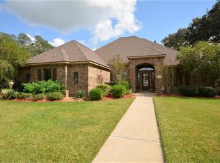 1100 Enchanted Oaks Dr, Angleton, TX 77515