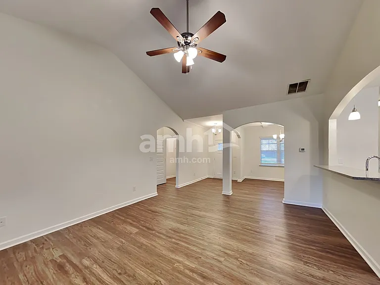 304 San Anselmo St — Photo 7