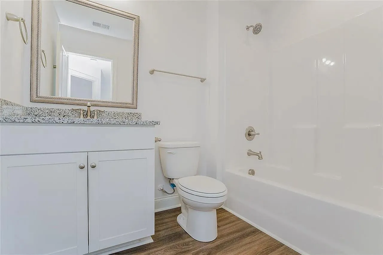 3 bed, 2.5 bath, 1524 sqft, $1,995 — Photo 3