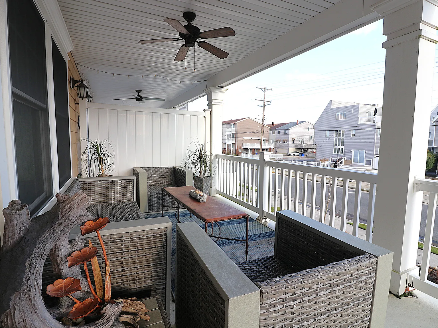 3 bed, 2.5 bath, 1717 sqft, $9,000 — Photo 3