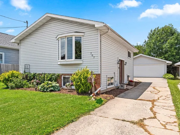 707 N Sawyer St, Oshkosh, WI 54902