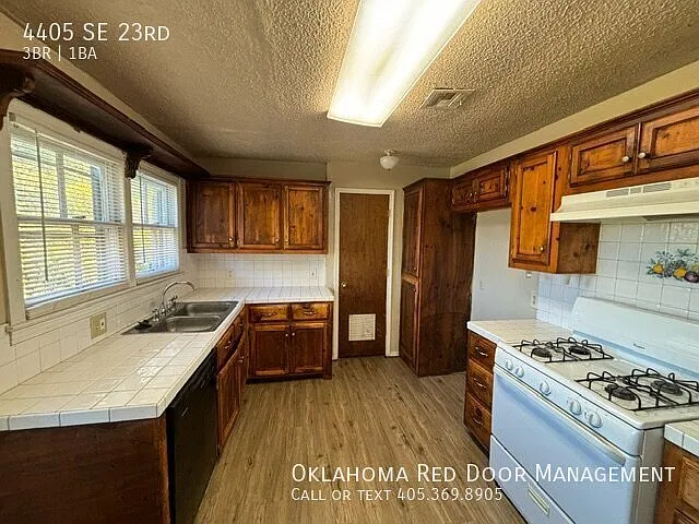 3 bed, 1125 sqft, $1,125 — Photo 4