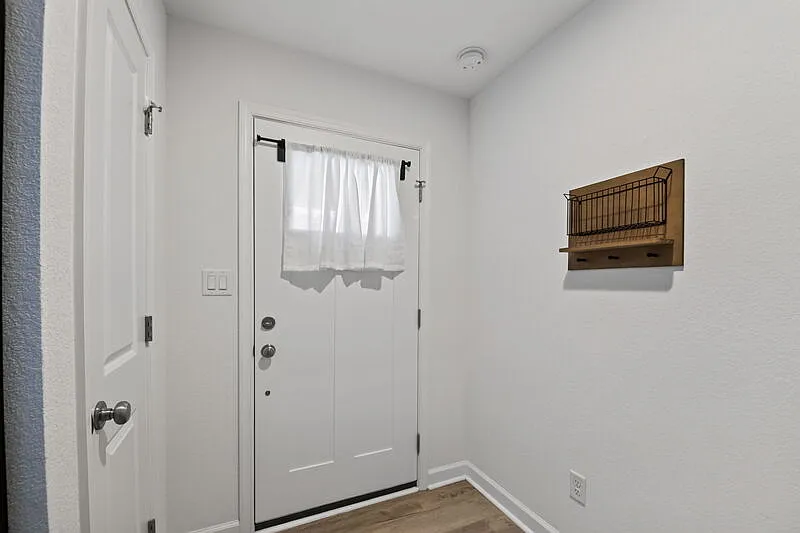 3 bed, 2.5 bath, 1808 sqft, $2,700 — Photo 3