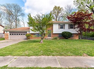 3111 Crums Ln, Jeffersonville, IN 47130