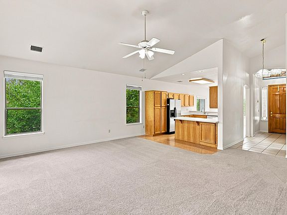 4th image of 1119 S Mountain View Dr