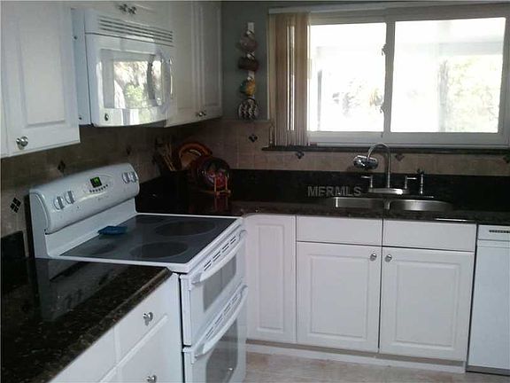 2nd image of 5000 Chaves Cir