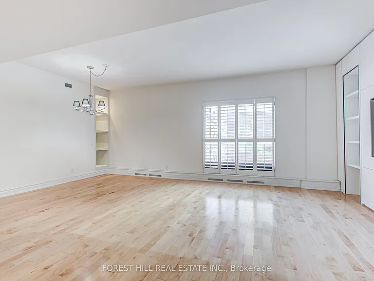 38 Avenue Rd #201 — Photo 13
