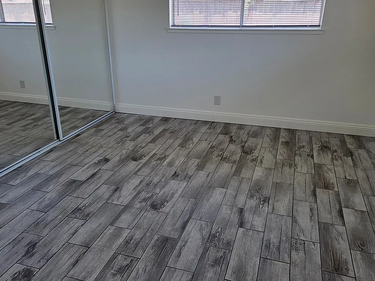 325 Jubilee Way — Photo 8