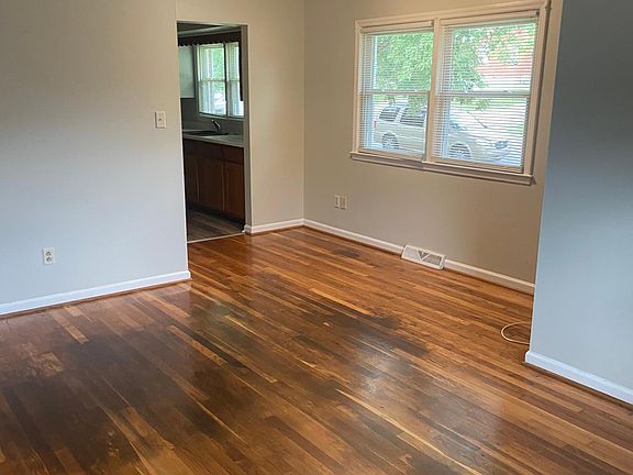 2nd image of 109A N Glencove #A