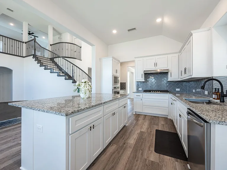 1111 Alaska Dr — Photo 17