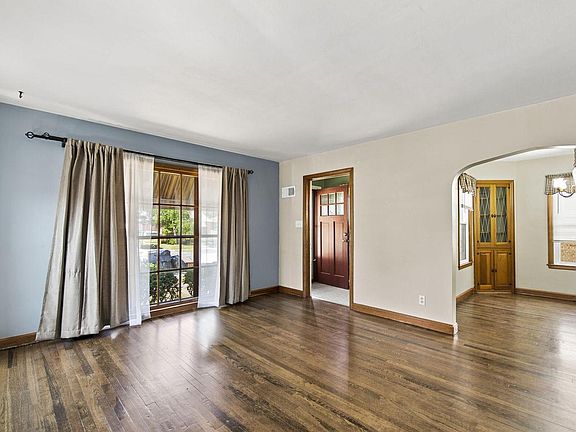 4th image of 2915 E Allerton AVENUE