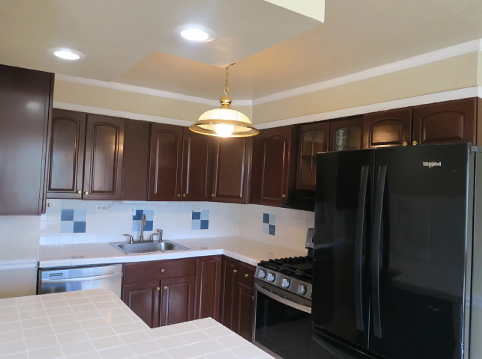 5801 Quantrell Ave — Photo 3