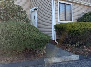 B4-37 Hewitt Rd #B4, Mystic, CT 06355