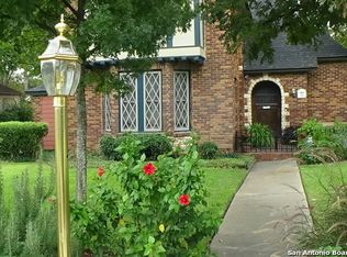 226 Club Dr, San Antonio, TX 78201