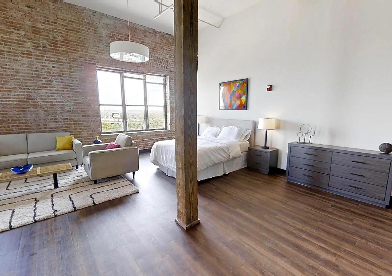 Landmark Lofts Apartments — Photo 3