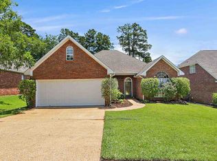 174 Apple Blossom Dr, Brandon, MS 39047