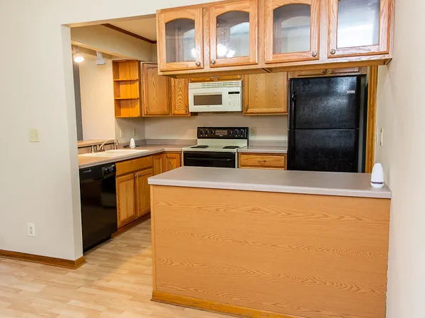 W176N9746 Riversbend Cir E, Germantown, WI 53022