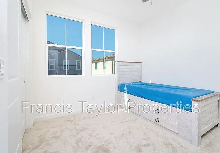 27778 Heritage Ln — Photo 16