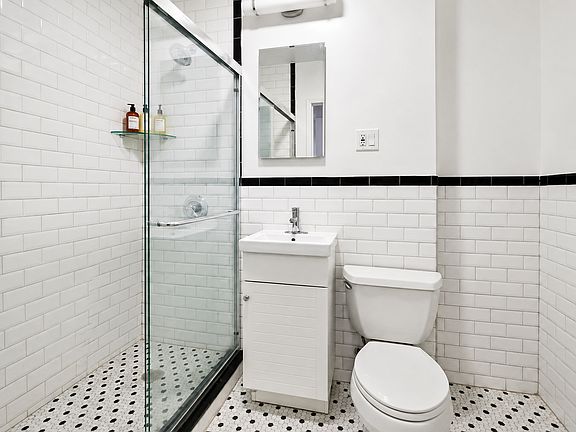 3rd image of 142 Hicks St APT 2D